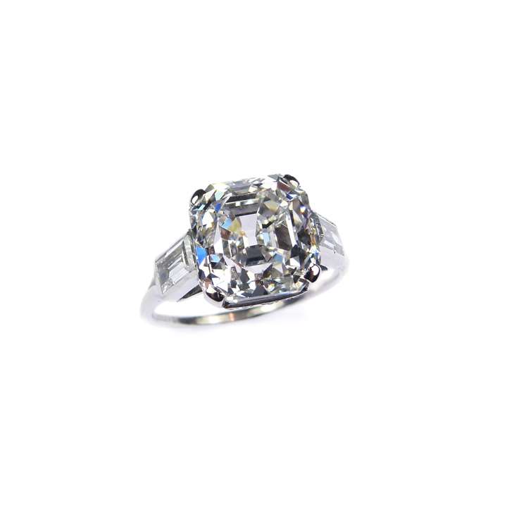 Single stone Asscher cut diamond ring, 6.08ct, E VVS2